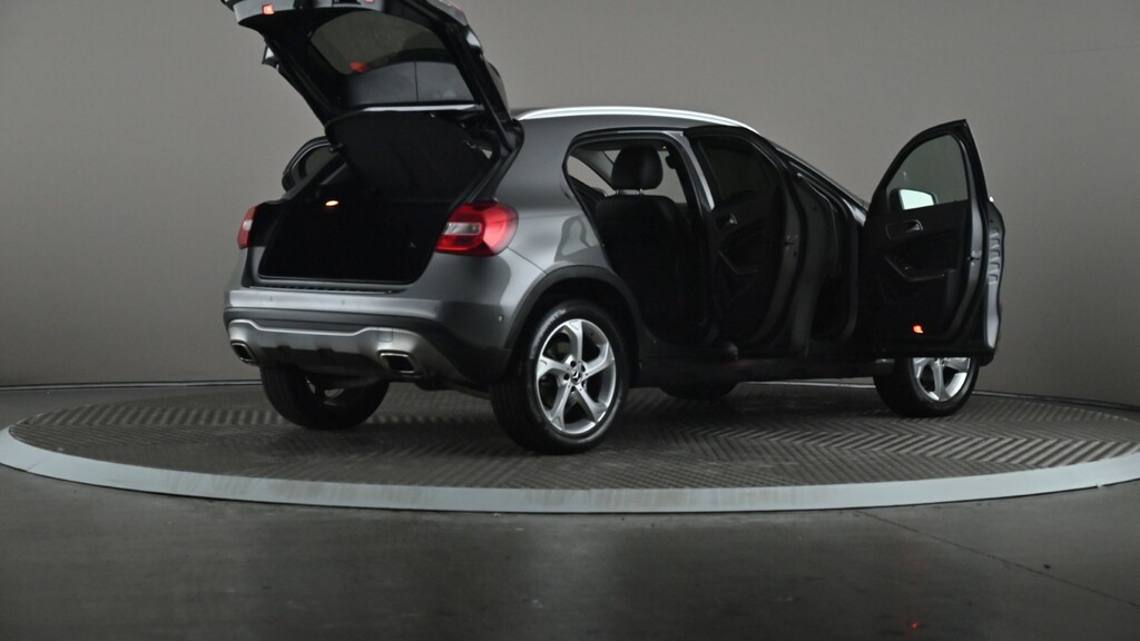 Mercedes-Benz GLA Class Gla 220D 4Matic Amg Line Prem Plus Black #12