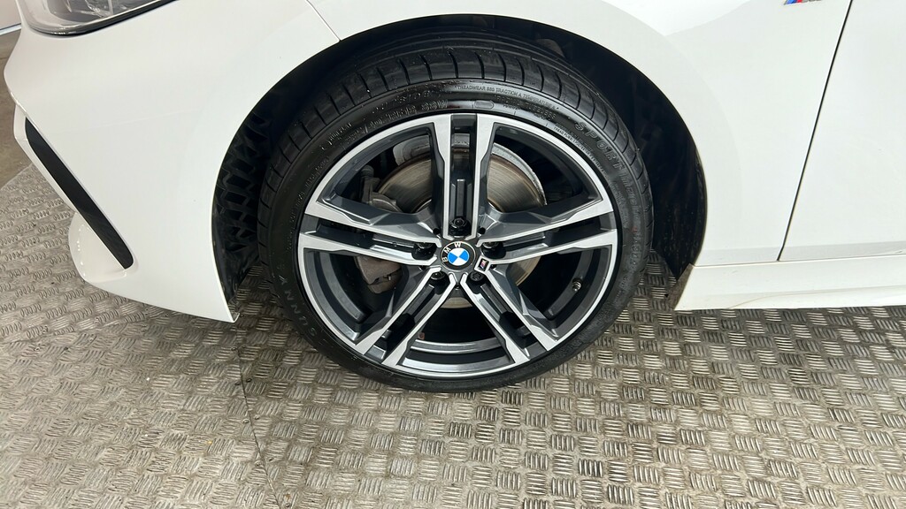 BMW 1 Series M Sport White #19
