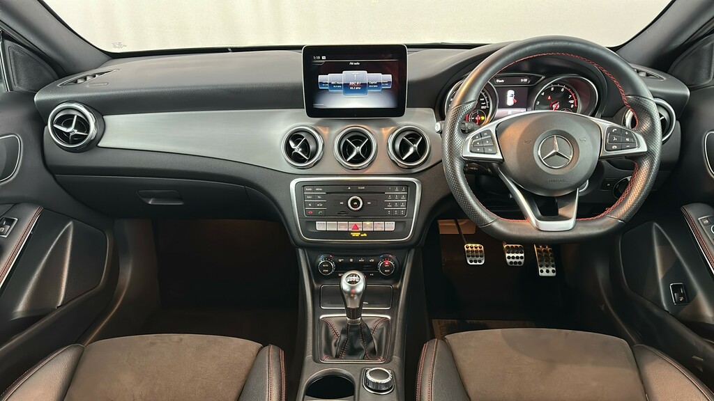 Mercedes-Benz GLA Class 180 Amg Line Edition Grey #13