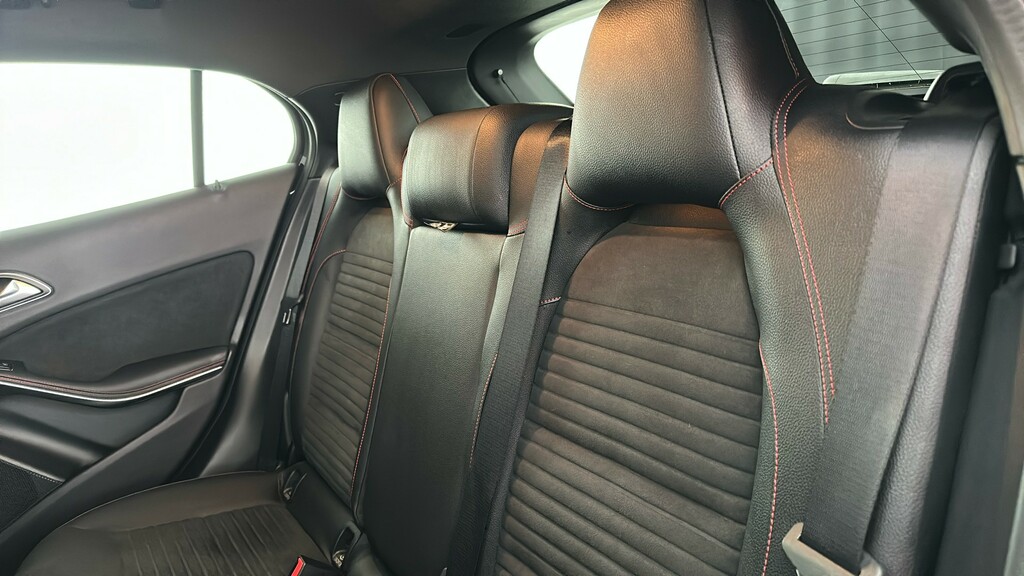 Mercedes-Benz GLA Class 180 Amg Line Edition Grey #18