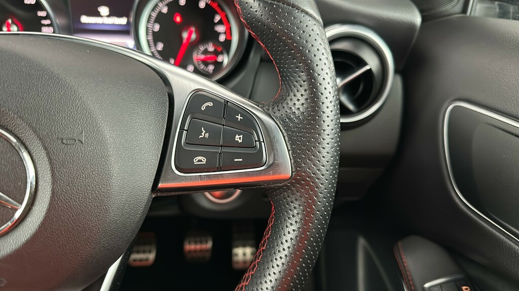 Mercedes-Benz GLA Class 180 Amg Line Edition Grey #30