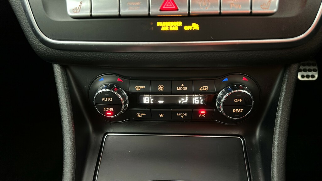 Mercedes-Benz GLA Class 180 Amg Line Edition Grey #27