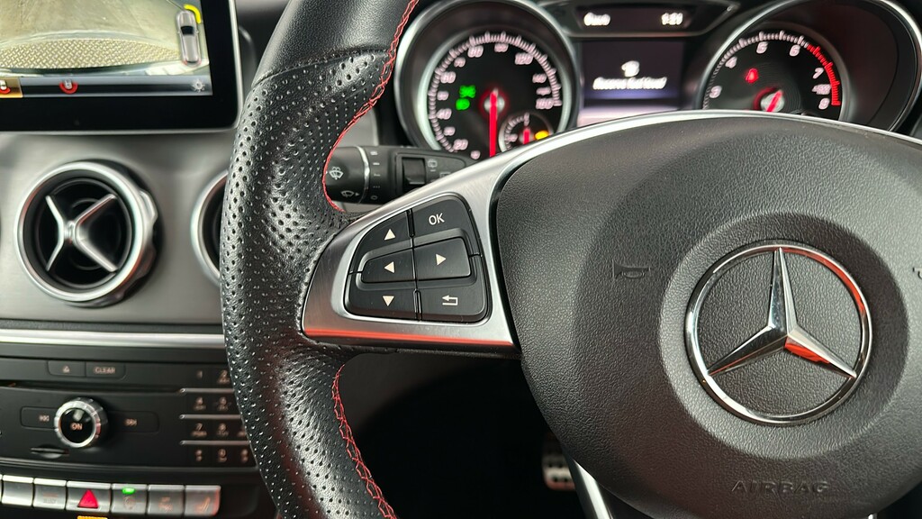 Mercedes-Benz GLA Class 180 Amg Line Edition Grey #29