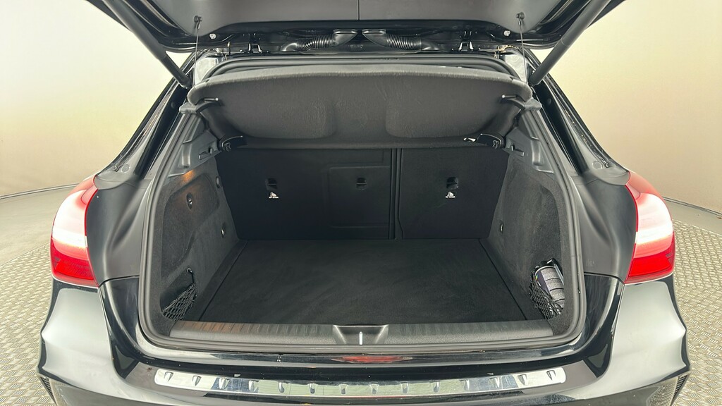 Mercedes-Benz GLA Class 180 Amg Line Edition Grey #22