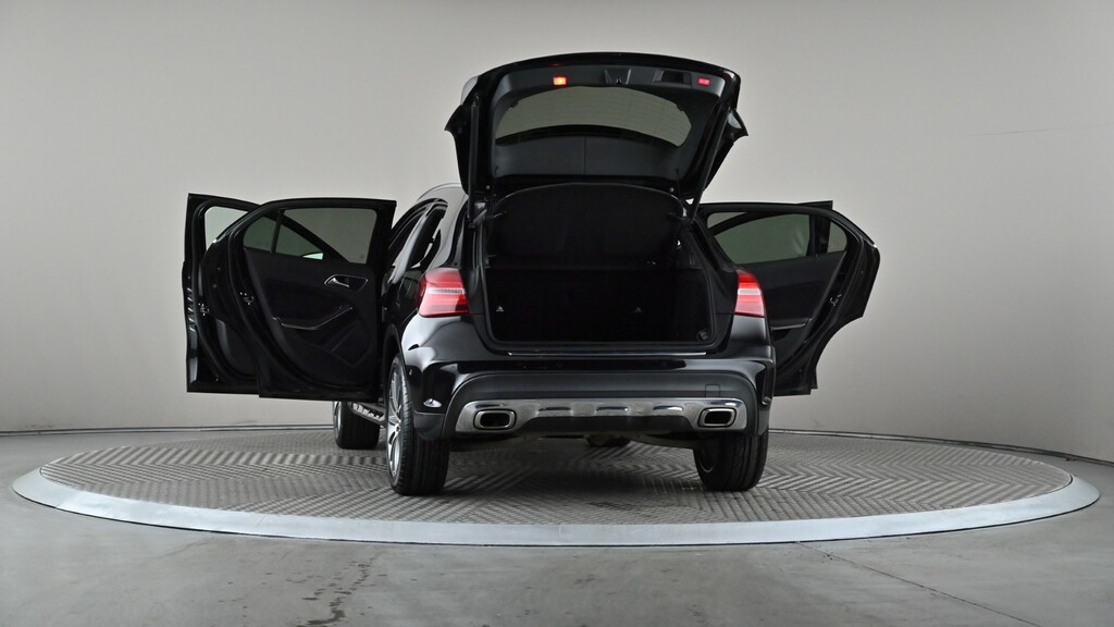 Mercedes-Benz GLA Class 180 Amg Line Edition Grey #11