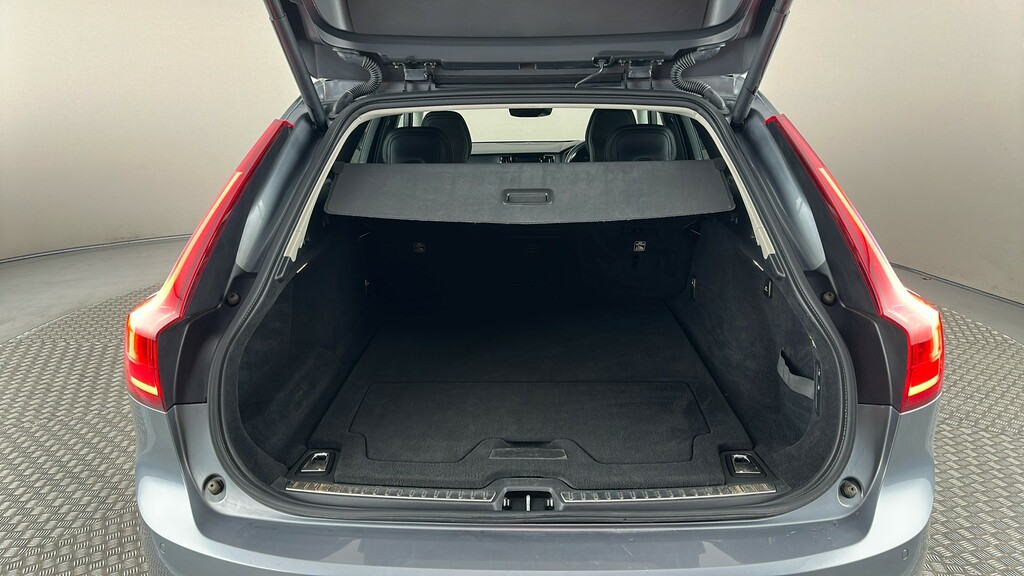 Volvo V90 T4 Momentum Plus Leather Upholstery, Rear Ca Black #22
