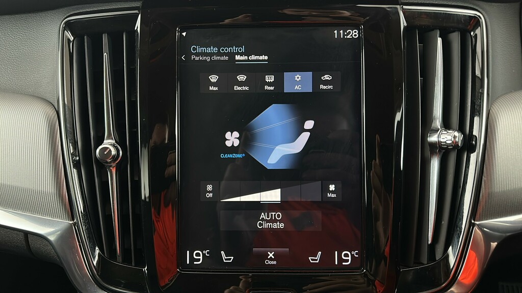 Volvo V90 T4 Momentum Plus Leather Upholstery, Rear Ca Black #25