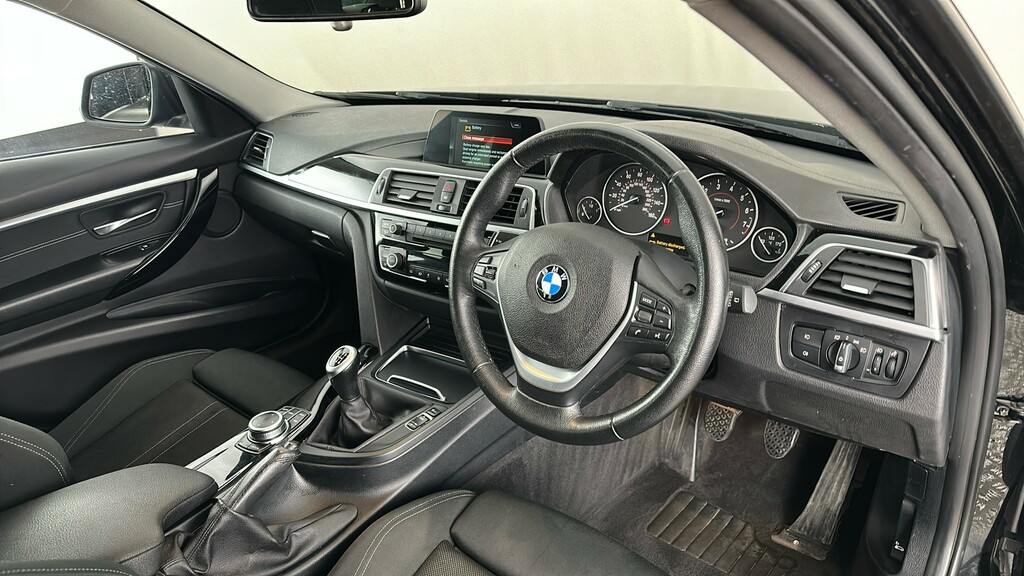 BMW 3 Series 2L M Sport White #31
