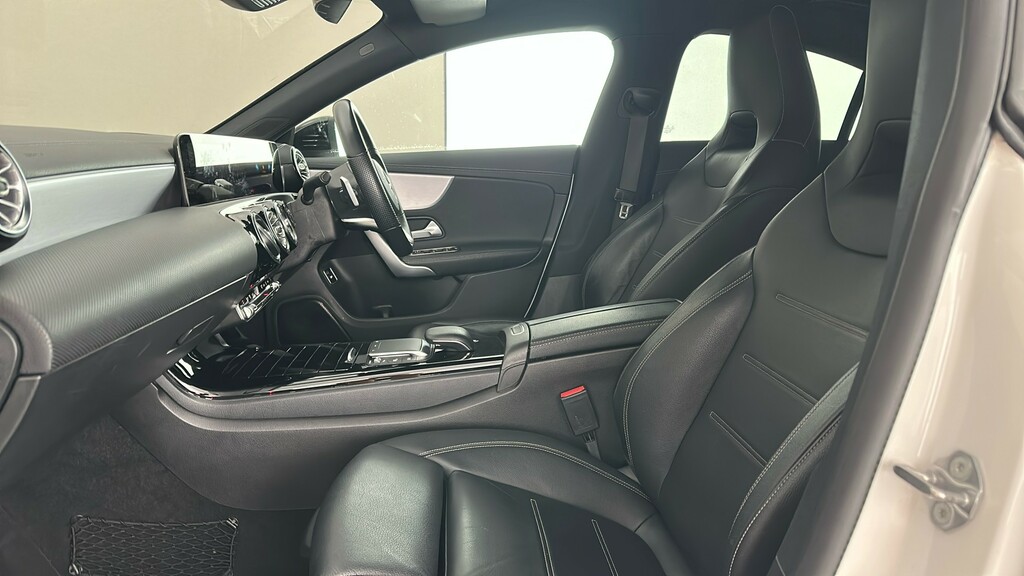 Mercedes-Benz CLA Class Cla 180 Amg Line Premium Plus Tip White #17