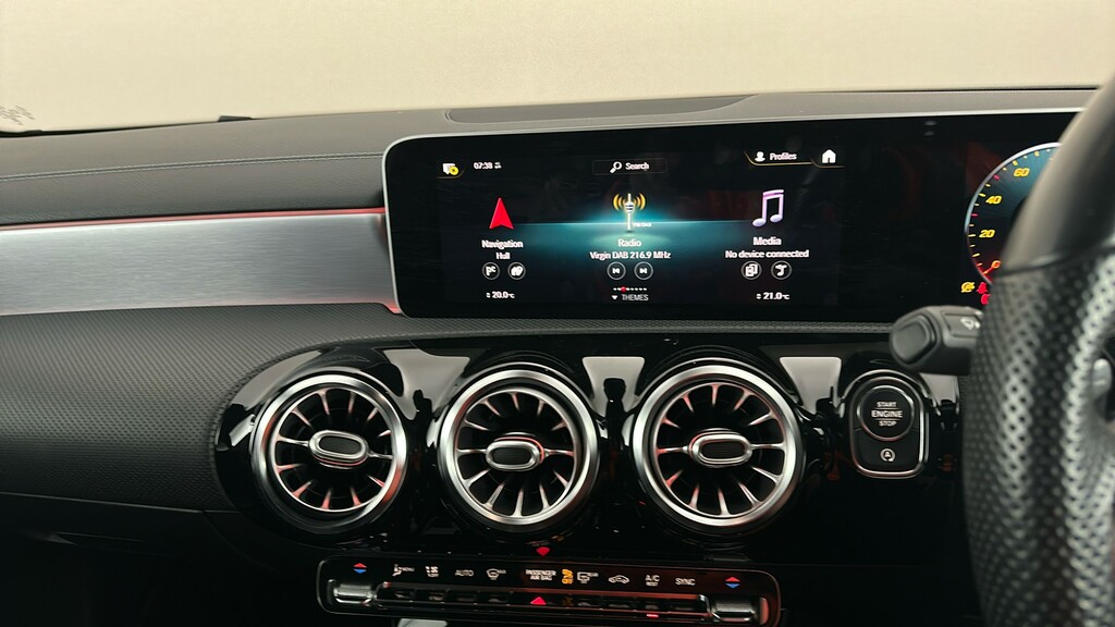 Mercedes-Benz CLA Class Cla 180 Amg Line Premium Plus Tip White #16