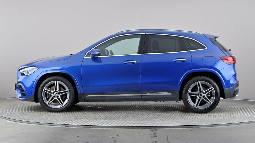Mercedes-Benz GLA Class Gla 200 Amg Line Executive Blue #3