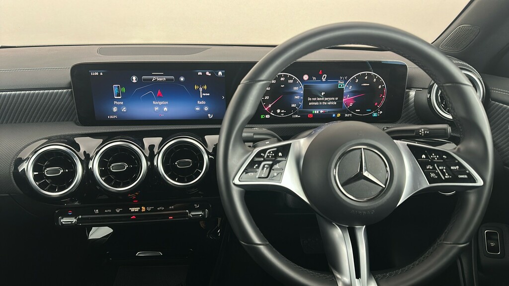 Mercedes-Benz CLA Class 220D Amg Line Premium Plus Tip 2025 Red #14