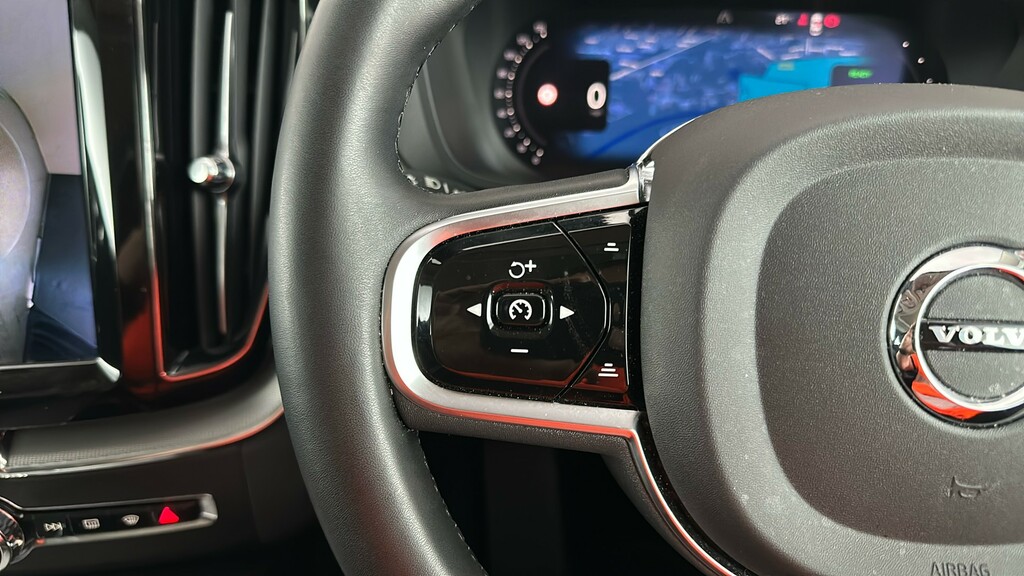 Volvo XC60 2.0 B4d Plus Dark Awd Geartronic Grey #28
