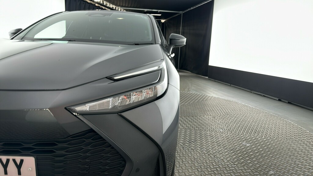 Toyota C-Hr Design White #20