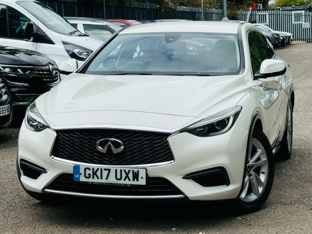 Infiniti Q30 1.6T Se Hatchback Euro 6 Ss White #2