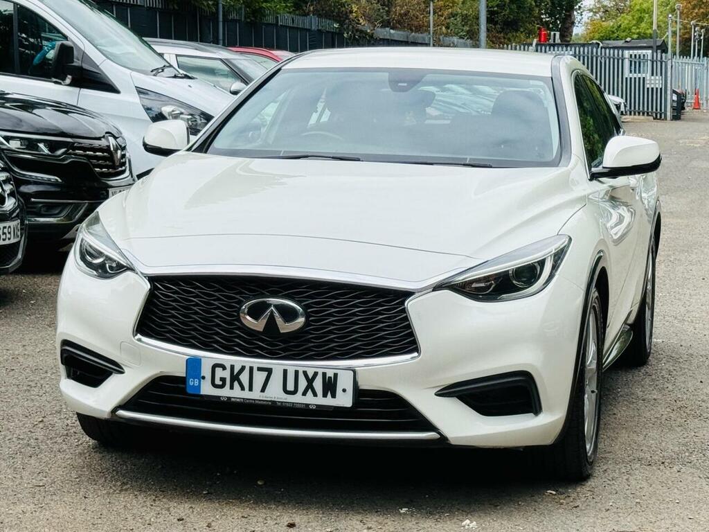 Infiniti Q30 1.6T Se Hatchback Euro 6 Ss White #6