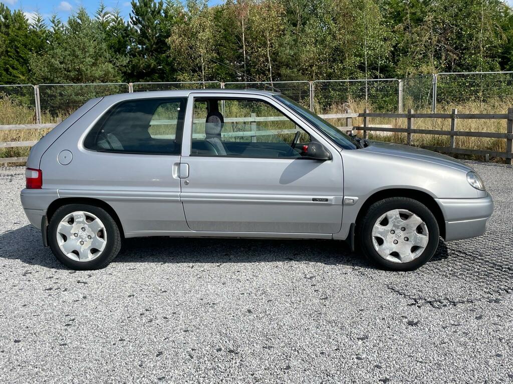 Citroen Saxo Hatchback 1.1I Blue #2
