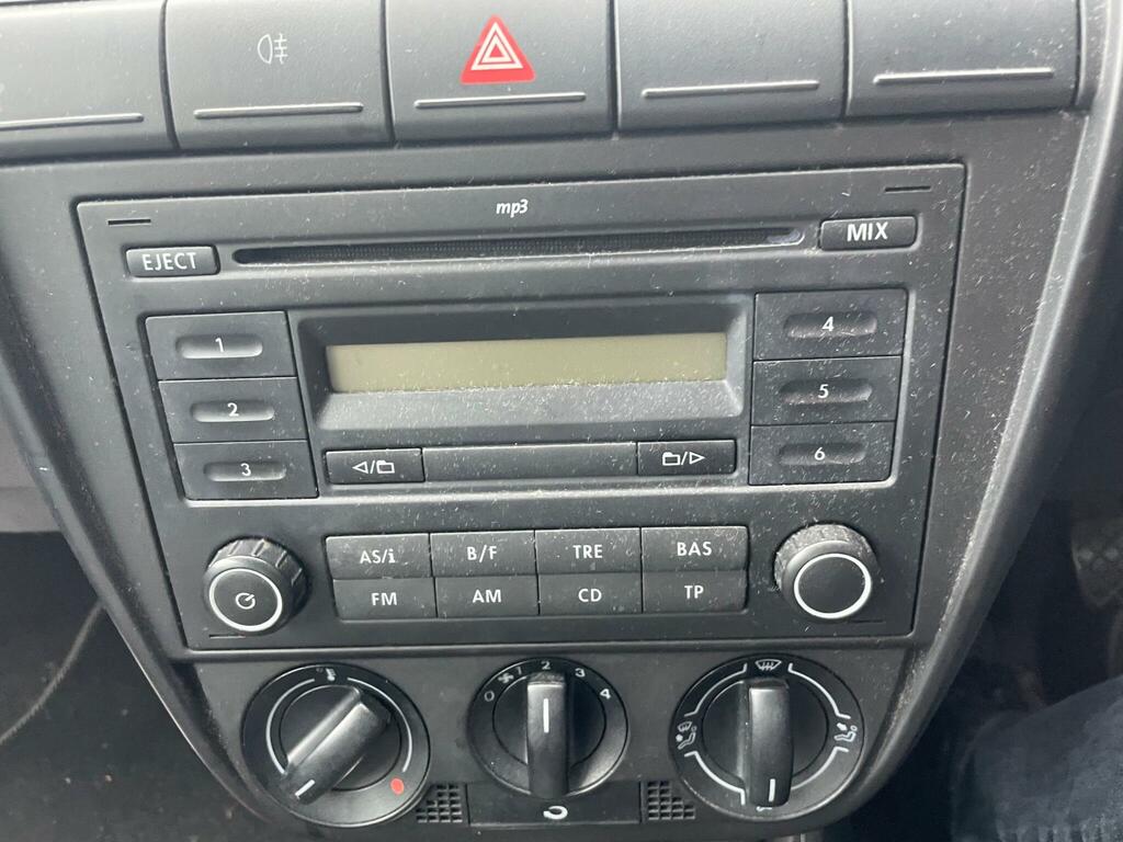 Volkswagen Fox 1.2 Urban Fox Yellow #16