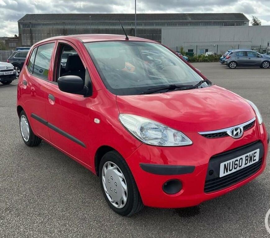 Hyundai I10 Hatchback Classic 2010 Silver #1