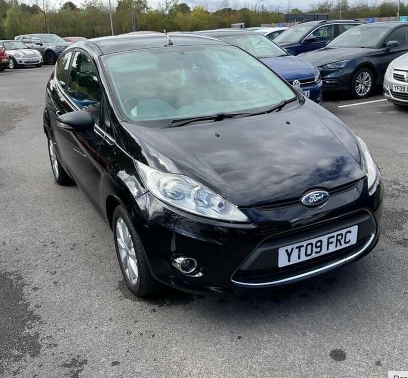 Ford Fiesta 1.4 Titanium Red #1