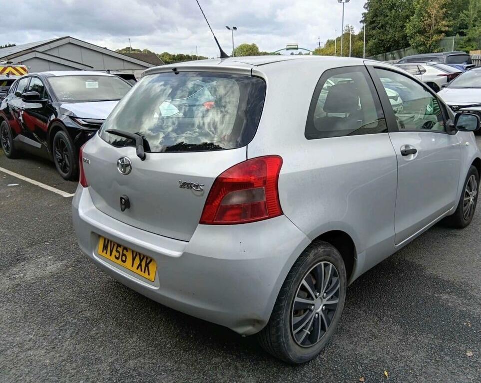 Toyota Yaris 1.3 Tr Multimode Grey #4