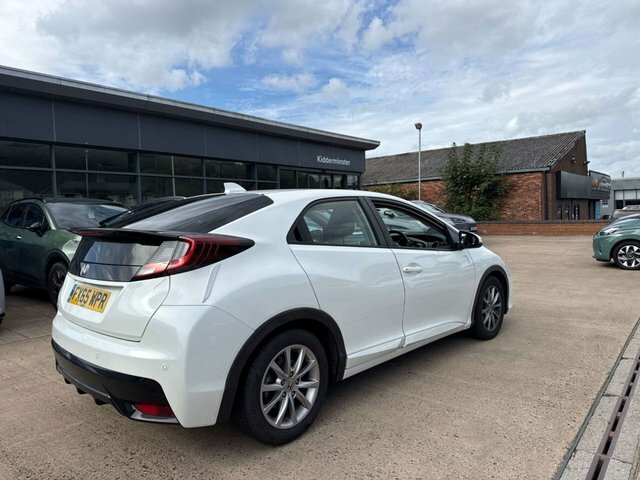 Honda Civic 2015 1.6 I-dtec Se Plus Navi Hatchback Diese White #3