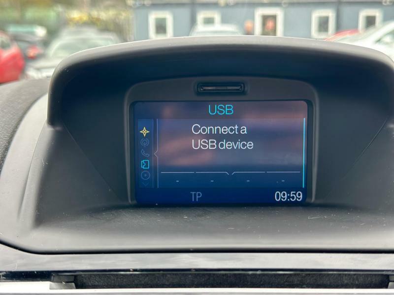 Ford Fiesta 1.25 82 Zetec Navigation, Sync Bluetooth White #8