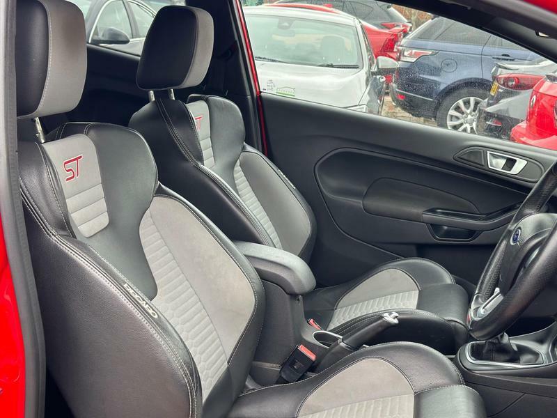 Ford Fiesta 1.6T Ecoboost St-2 Euro 6 Red #2