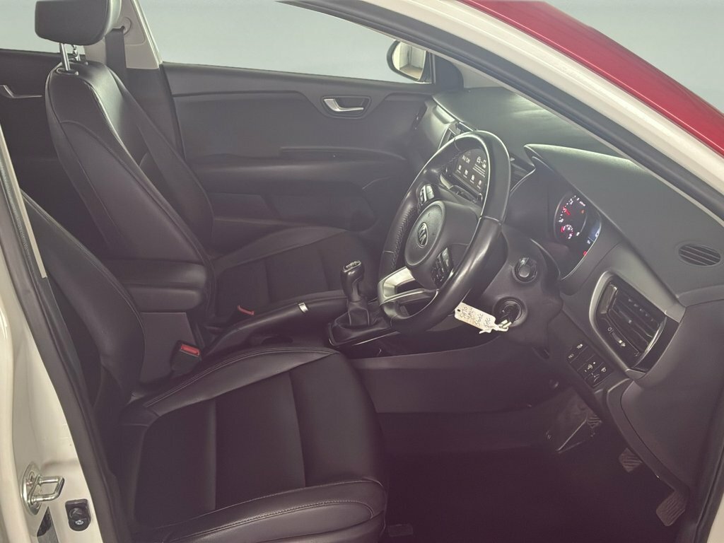 Kia Stonic 1L Maxx White #5