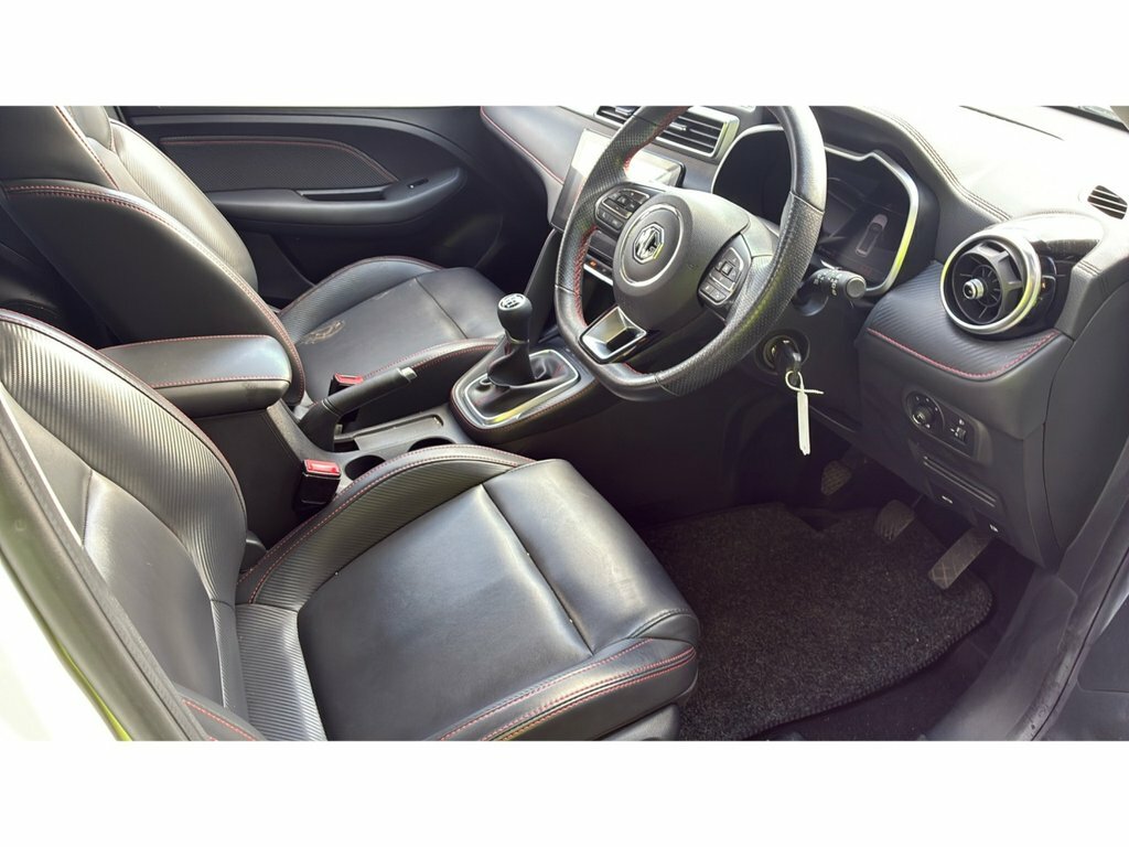 MG ZS 1L Exclusive White #5
