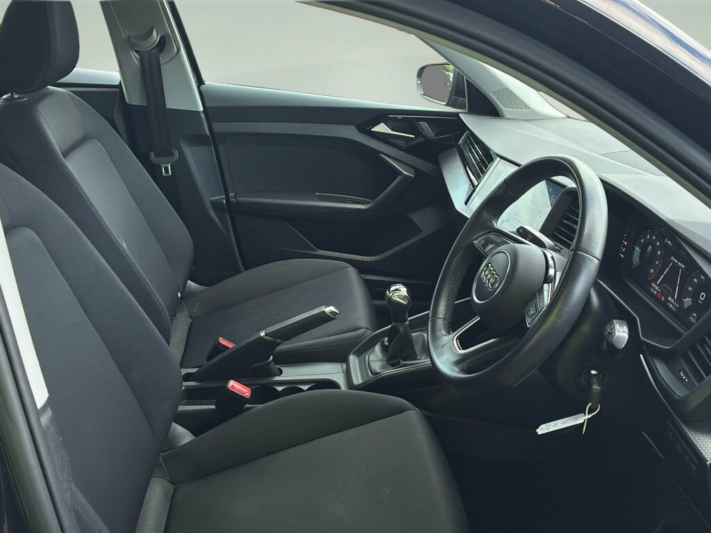 Audi A1 1L Technik RF22KMJ Black #4