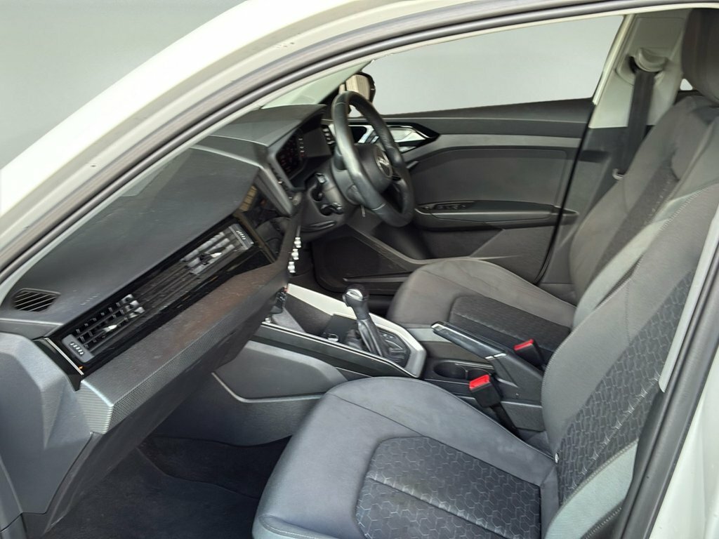 Audi A1 1L Sport RF22NLU White #6