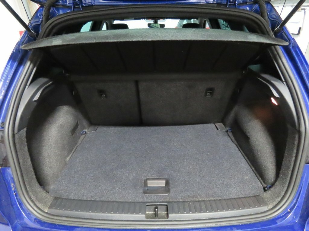 Seat Arona Tsi Se Technology Red #12