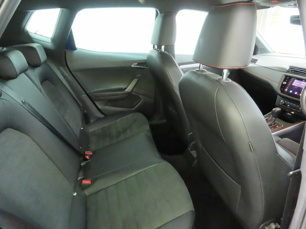 Seat Arona Tsi Se Technology Red #9