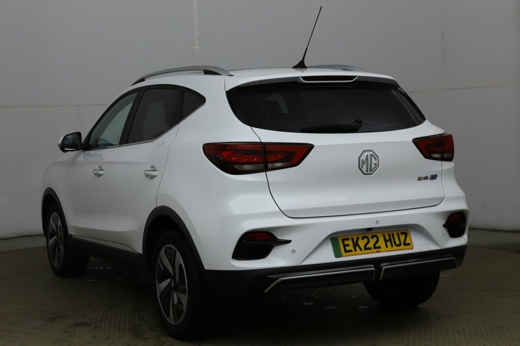 MG ZS Suv White #5