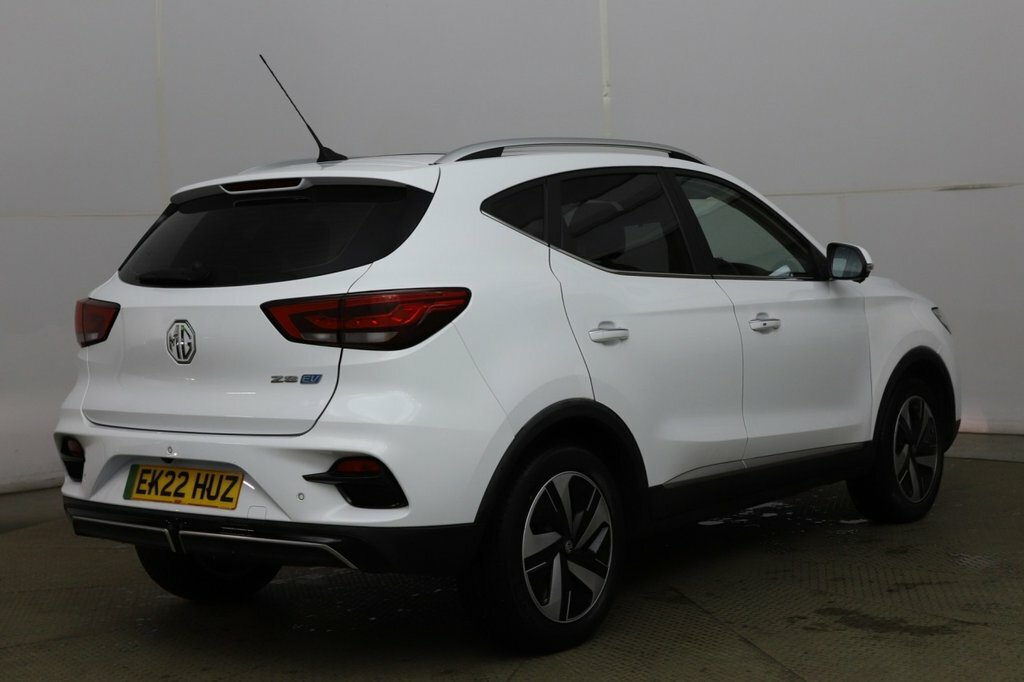 MG ZS Suv White #4