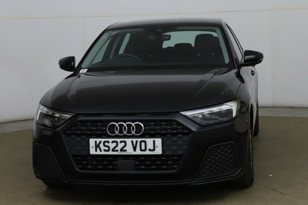 Audi A1 1L Technik Black #3
