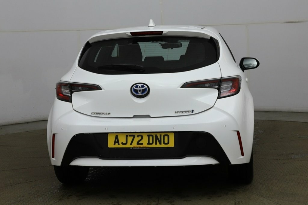 Toyota Corolla 1.8L Icon Tech White #6
