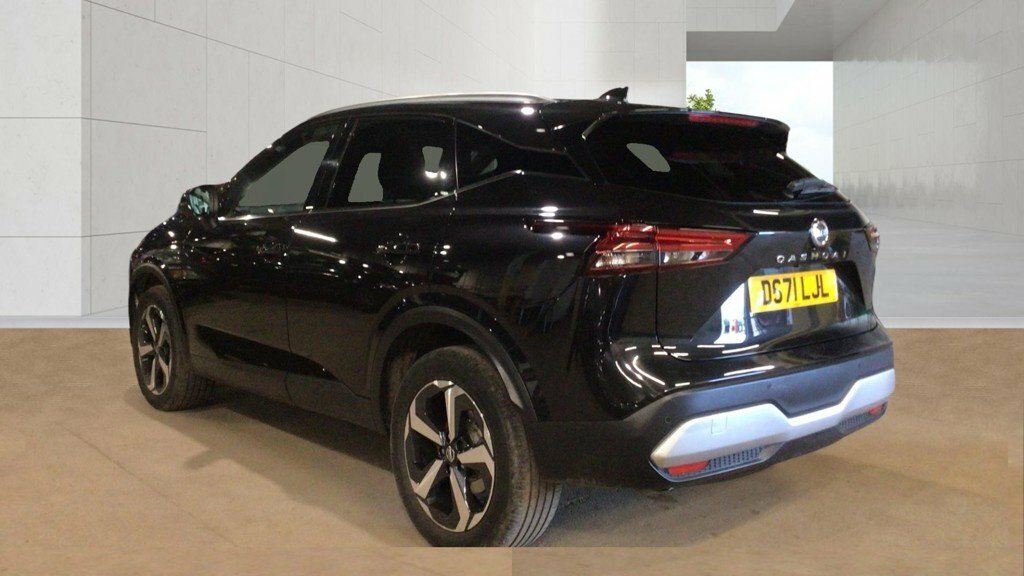 Nissan Qashqai 1.3L N-connecta Black #6