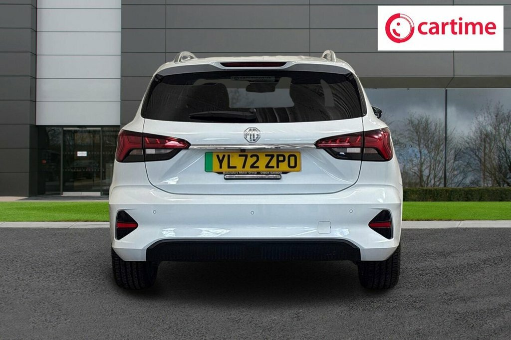 MG MG5 Estate White #5