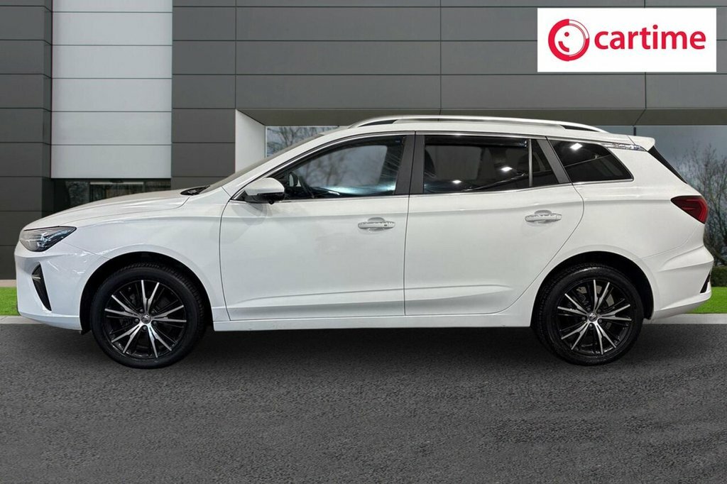 MG MG5 Estate White #3