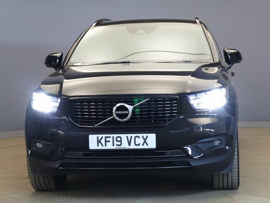 Volvo XC40 2L R-design Pro Black #3