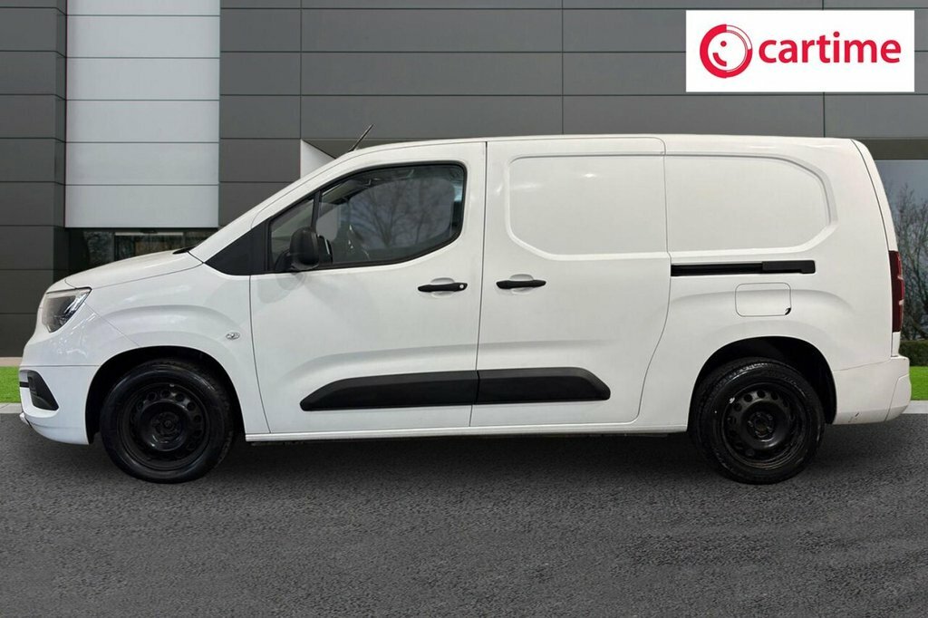 Vauxhall Combo 1.5L Sportive White #3