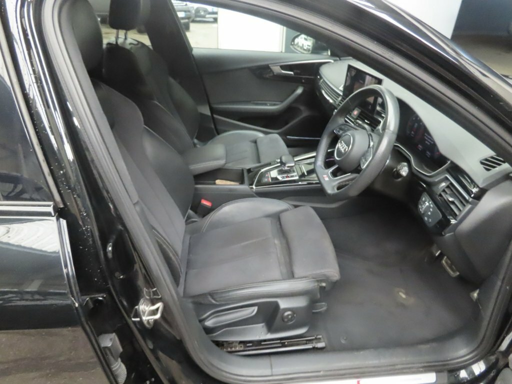 Audi A4 Avant 2L Black Edition Black #5