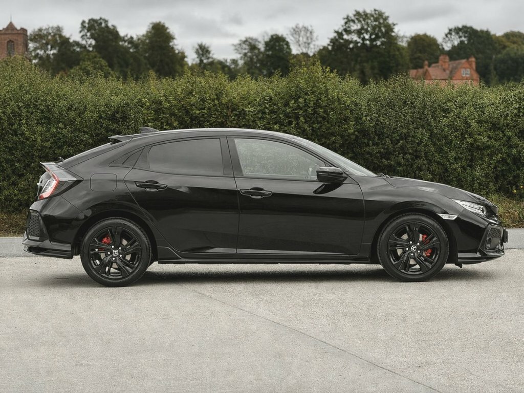 Honda Civic 1.5L Sport Black #6
