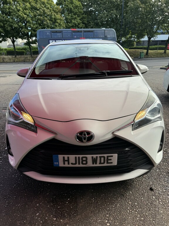 Toyota Yaris 1.5 Vvt-i Icon Tech 2018 White