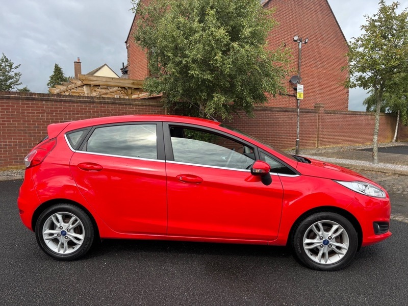 Ford Fiesta Zetec Red #5