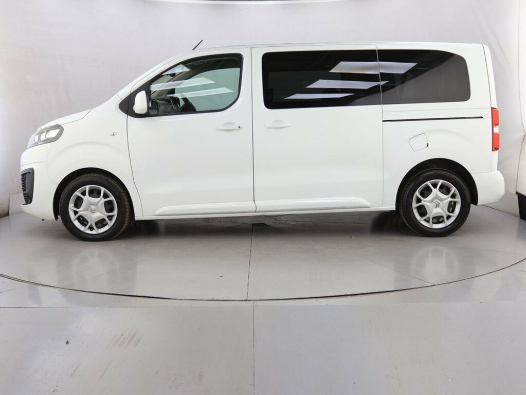 Citroen SpaceTourer 1.5L Feel M White #4