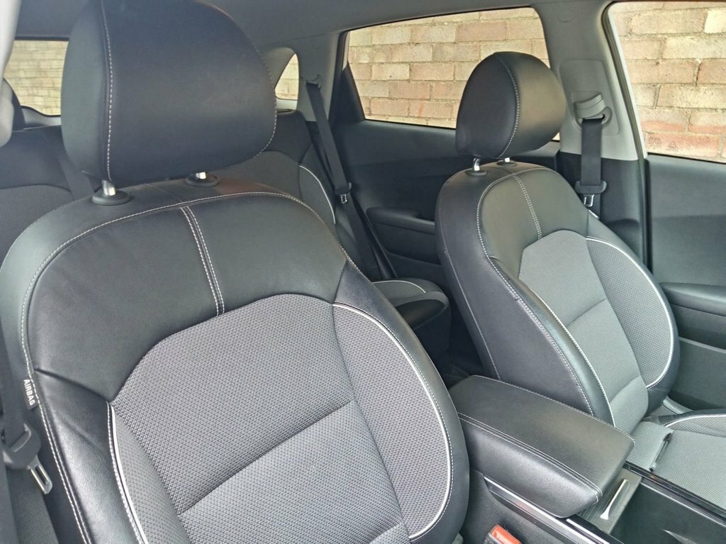 Kia e-Niro Suv White #4