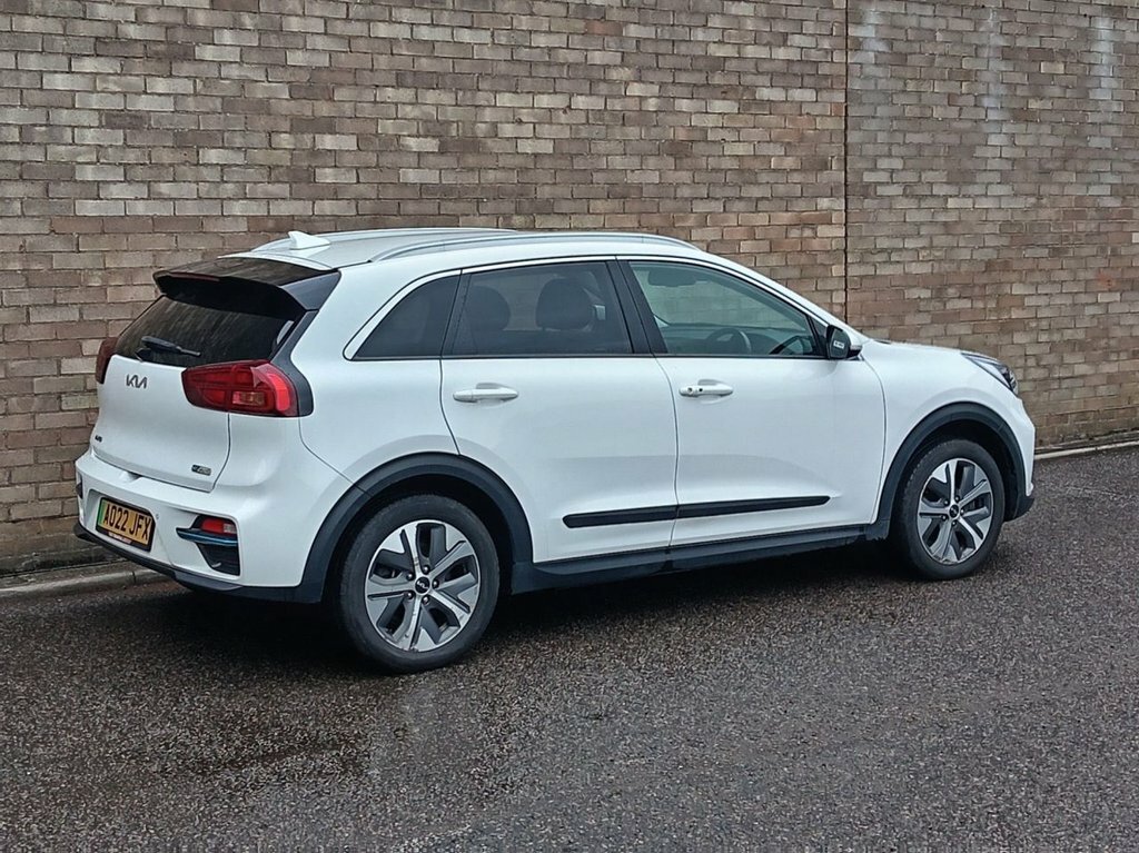 Kia e-Niro Suv White #3